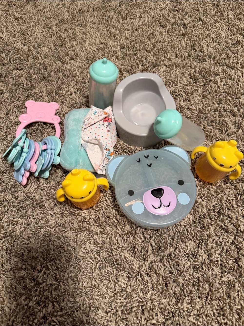 Kids Bear Feeding Set with Mint and Yellow Accessories